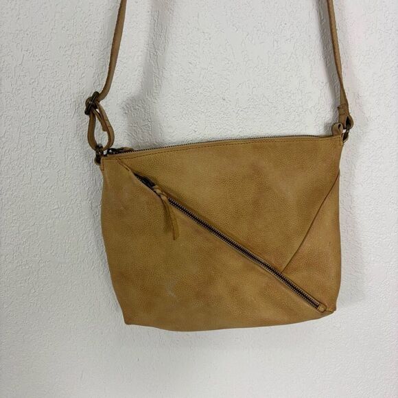 Rock Paper Scissors RPS Tan Leather Zipper Front Crossbody Purse - Picture 3 of 10